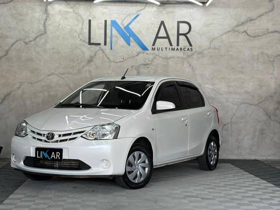TOYOTA ETIOS 1.5 XS 16V FLEX 4P AUTOMÁTICO TOYOTA ETIOS 1.5 XS 16V FLEX 4P AUTOMÁTICO